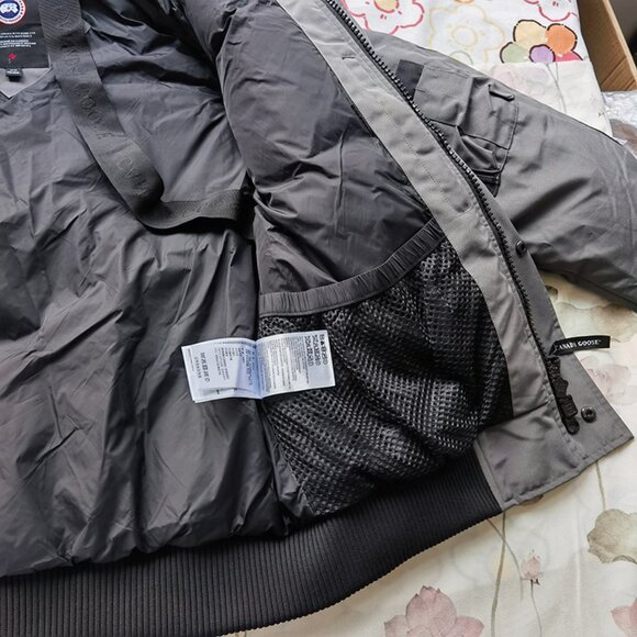 Canada Goose Men's Down Jacket - Picture 11 of 12